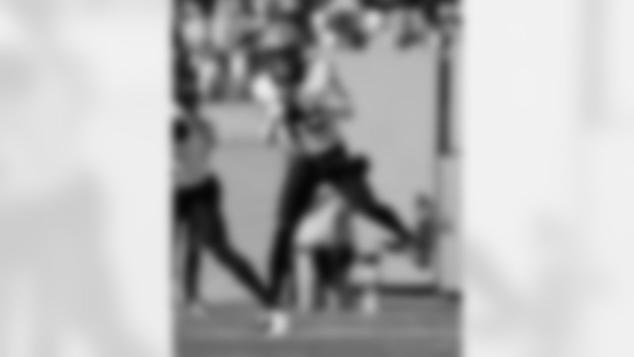 Check out the game action photos from the New Orleans Saints game against the Tennessee Titans for Week 17 of the 2025 NFL season on Dec. 28, 2025 at Nissan Stadium.