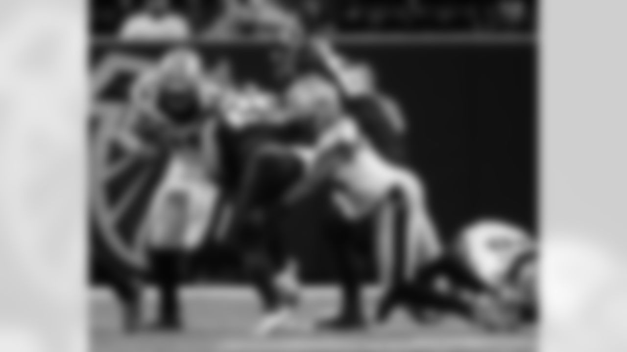 Check out the game action photos from the New Orleans Saints game against the Atlanta Falcons for Week 18 of the 2025 NFL season on Jan. 4, 2026 at Mercedes-Benz Stadium.