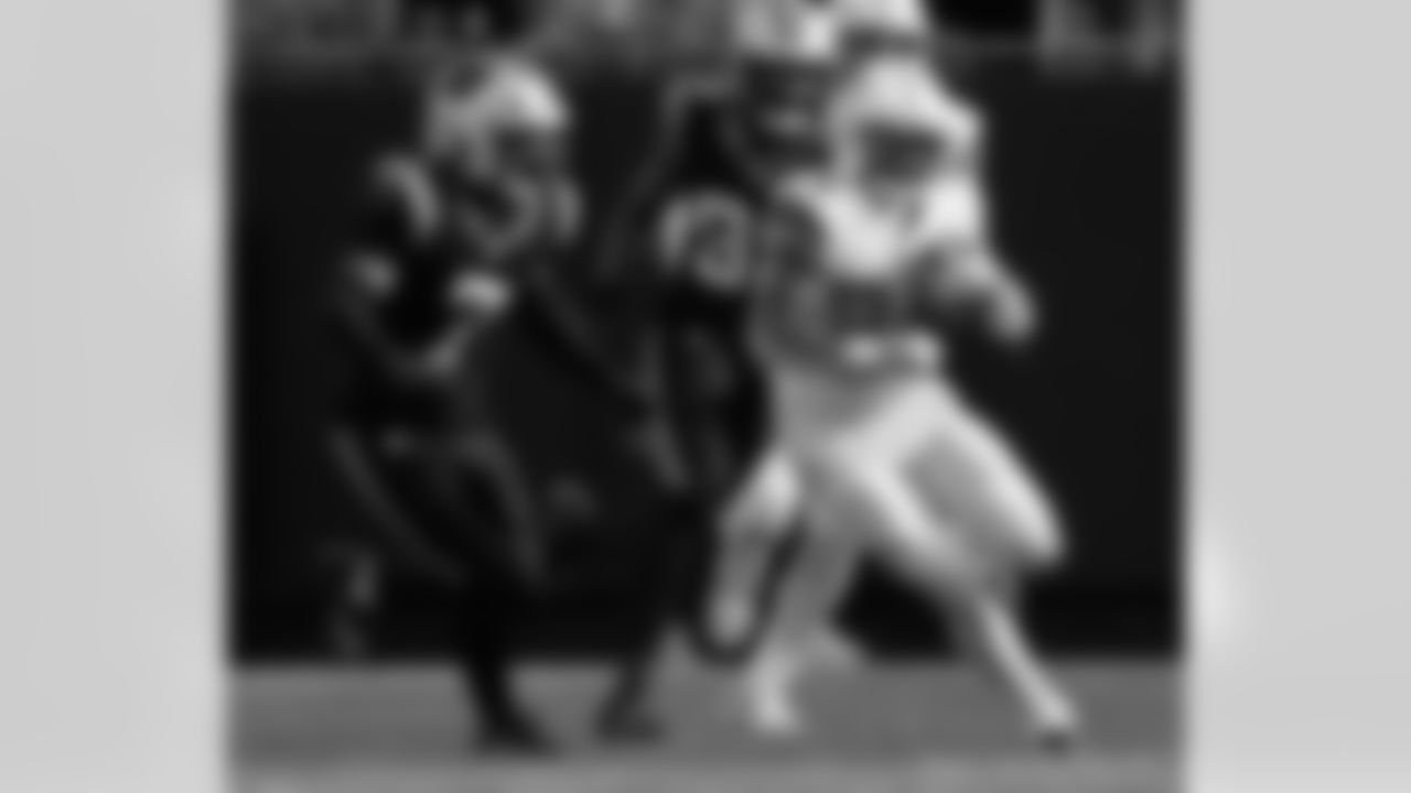 Check out the game action photos from the New Orleans Saints game against the Carolina Panthers for Week 10 of the 2025 NFL season on Nov. 9, 2025 at Bank of America Stadium.