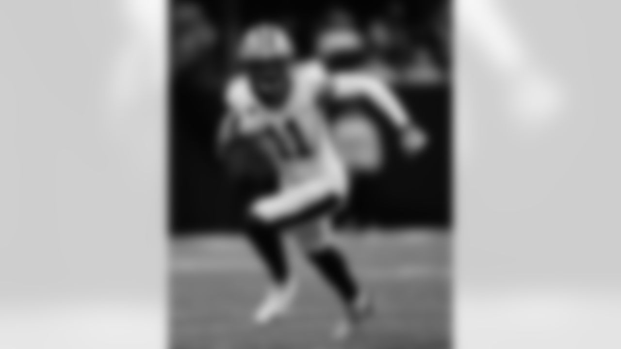 Check out the best photos of the New Orleans offense in their game against the Atlanta Falcons for Week 18 of the 2025 NFL season on Jan. 4, 2026 at Mercedes-Benz Stadium.