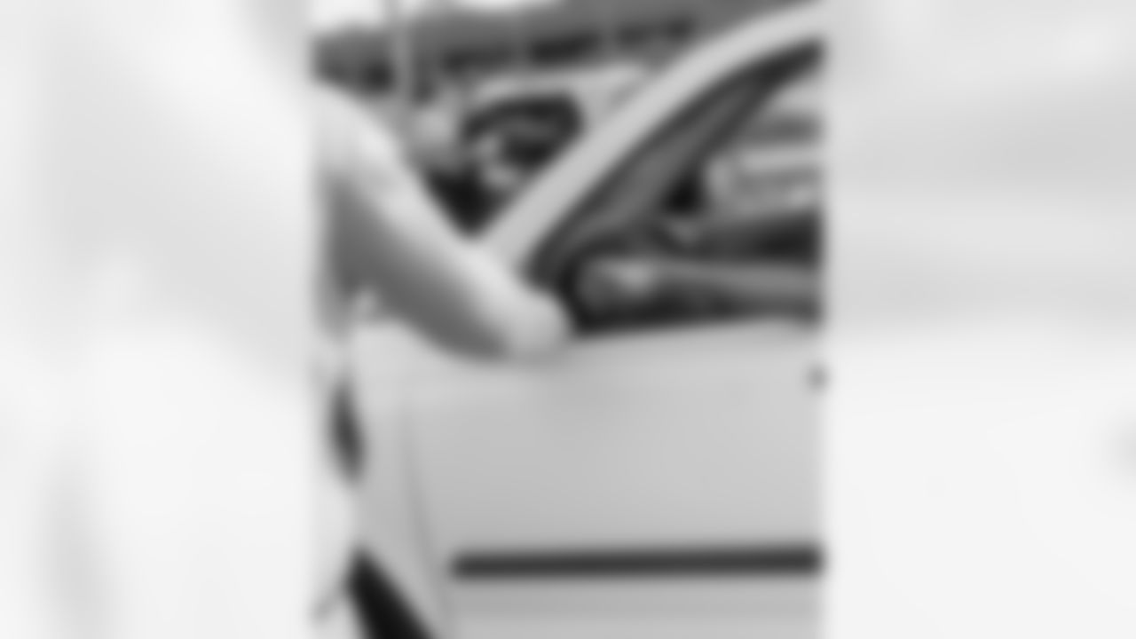 Chris Olave and The Olave Family Foundation volunteered with Lighthouse Nola and Second Harvest Food Bank for their Thanksgiving turkey drive through on Nov. 25, 2025.