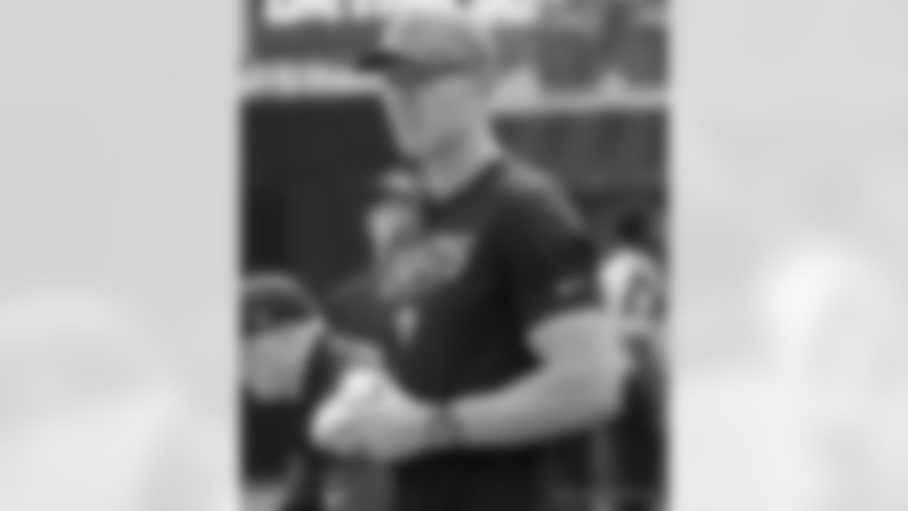 Check out the pregame photos from the New Orleans Saints game against the Los Angeles Rams for Week 9 of the 2025 NFL season on Nov. 2, 2025 at SoFi Stadium.