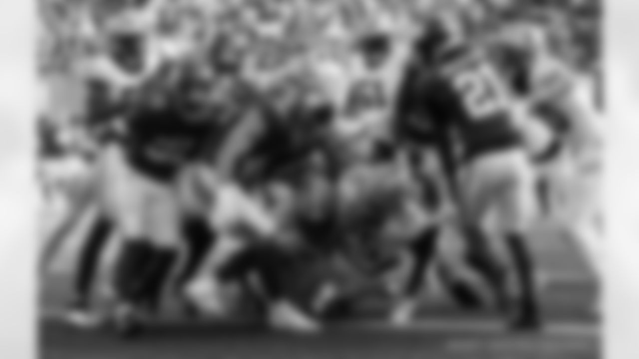 RB Kendre Miller (25) pile rushes into the end zone for the touchdown during the New Orleans Saints game against the New York Giants for Week 14 of the 2024 NFL Season on Dec. 8, 2024 at MetLife Stadium.