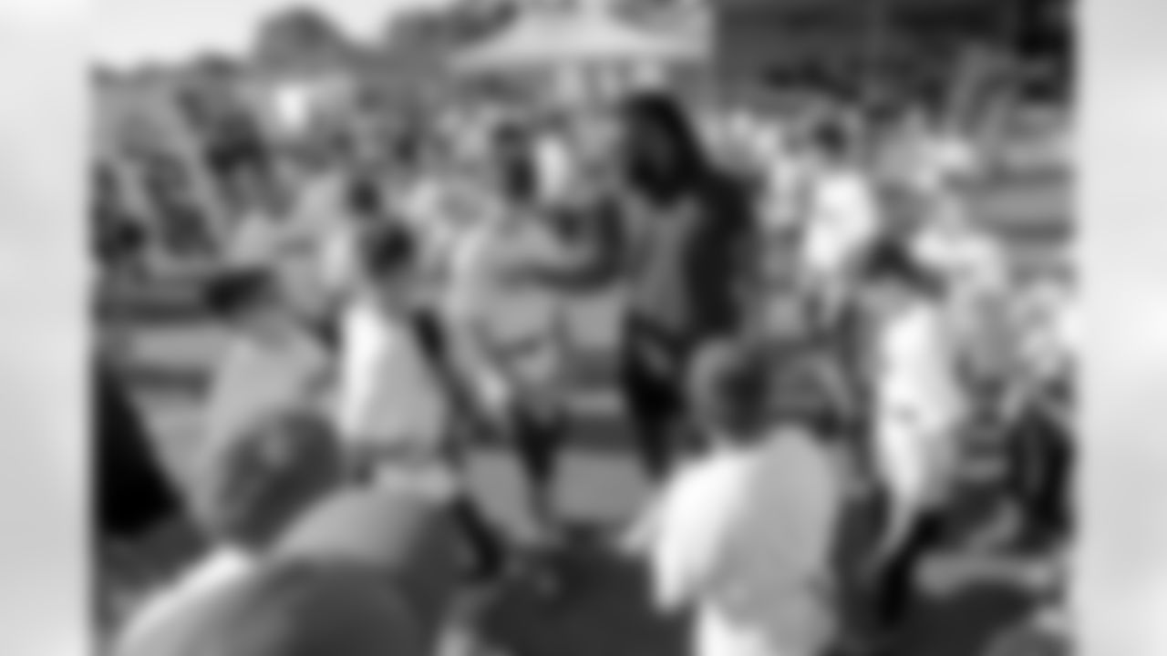 New Orleans Saints linebacker Demario Davis joined young athletes for a Play Football Experience and Flag Football clinic in Paris, France on Saturday, July 12, 2025.