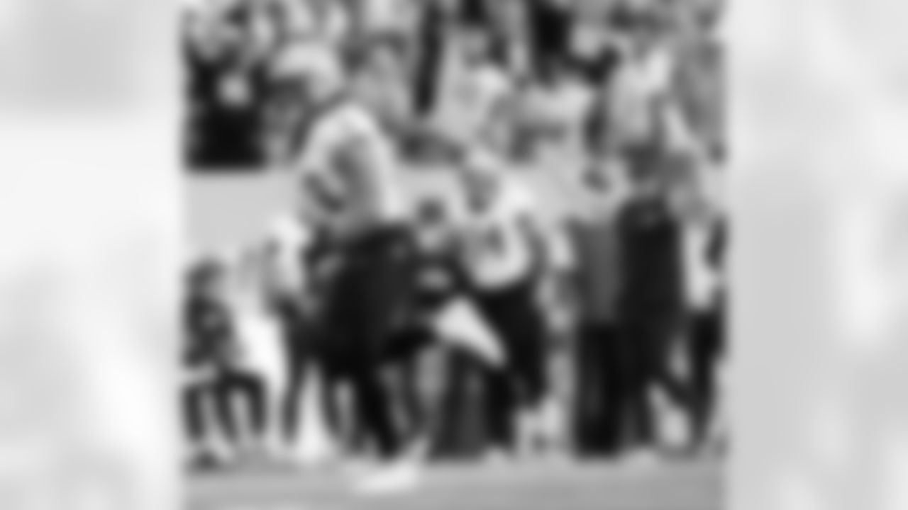 Check out the game action photos from the New Orleans Saints game against the Tennessee Titans for Week 17 of the 2025 NFL season on Dec. 28, 2025 at Nissan Stadium.