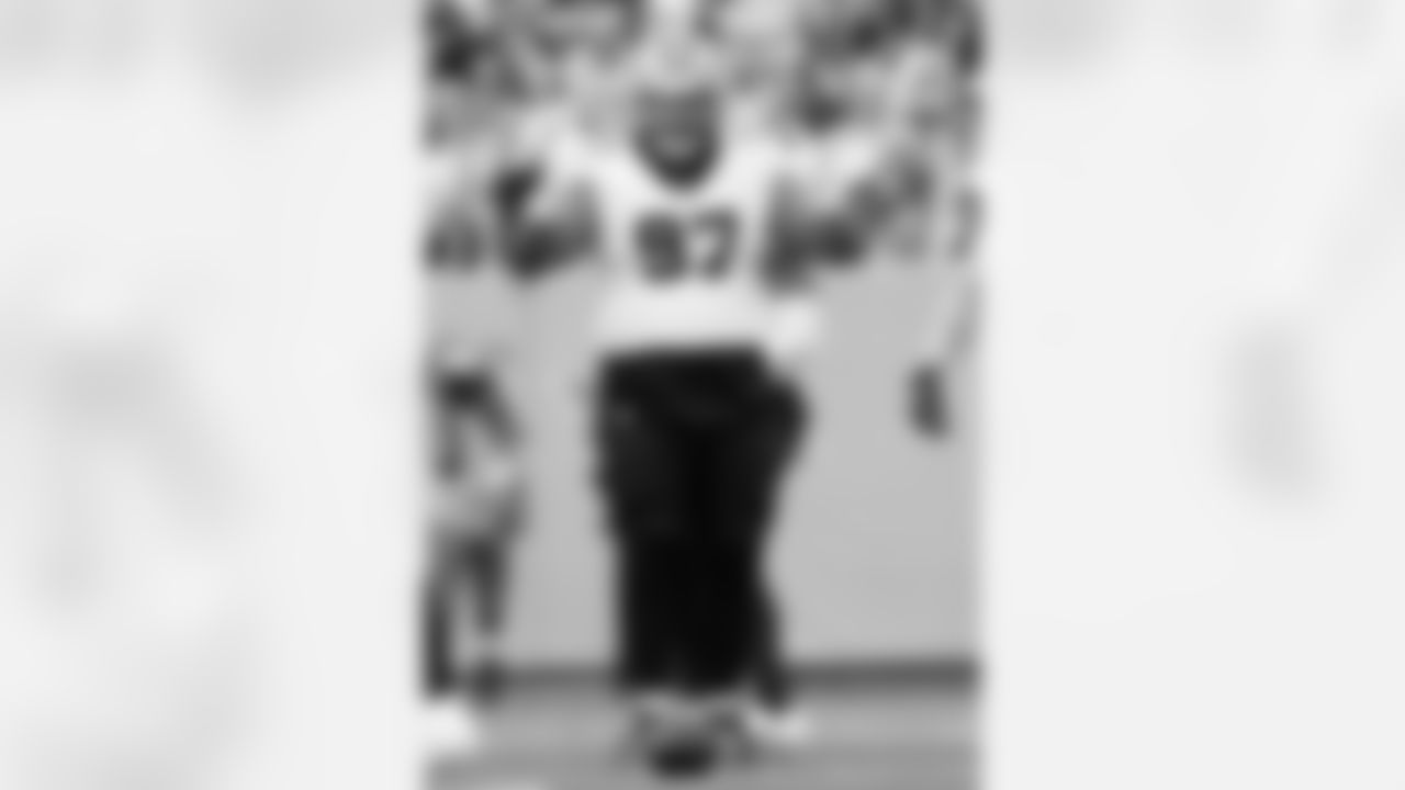 Check out the game action photos from the New Orleans Saints game against the Tennessee Titans for Week 17 of the 2025 NFL season on Dec. 28, 2025 at Nissan Stadium.