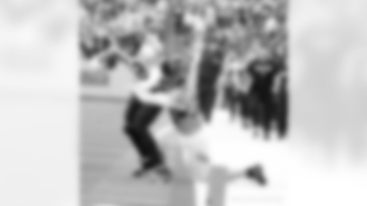 Check out the game action photos from the New Orleans Saints game against the Tennessee Titans for Week 17 of the 2025 NFL season on Dec. 28, 2025 at Nissan Stadium.