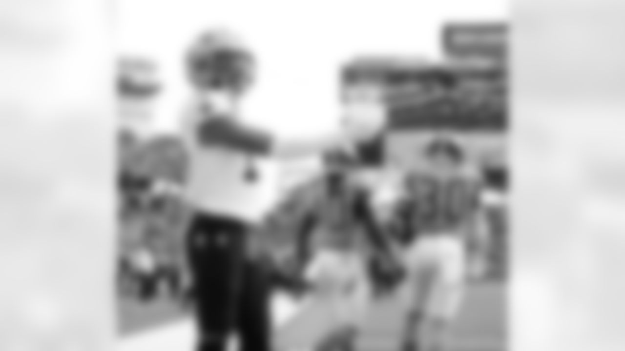 Check out the game action photos from the New Orleans Saints game against the Tennessee Titans for Week 17 of the 2025 NFL season on Dec. 28, 2025 at Nissan Stadium.