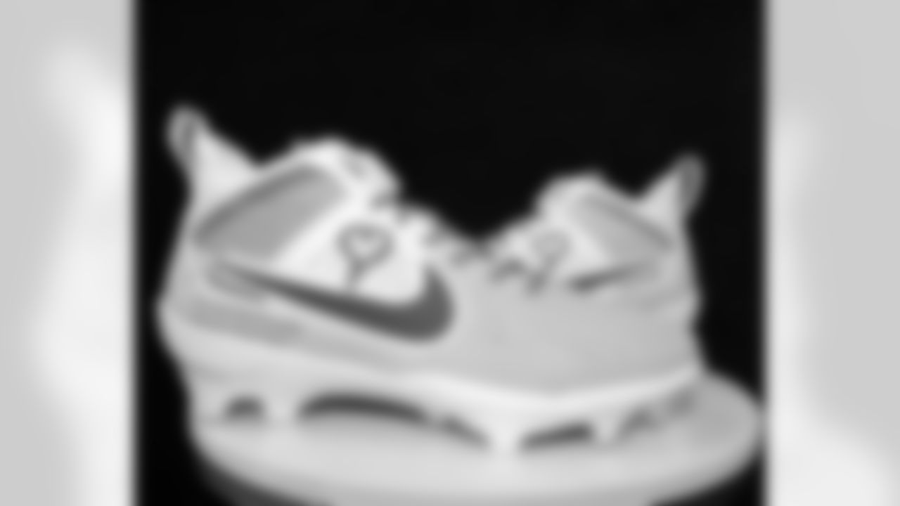 Get a preview as New Orleans Saints owner Gayle Benson, players and coaches honor their personal causes and foundations for the 2025 NFL My Cause My Cleats initiative during their Week 12 game against the Atlanta Falcons.
Erik McCoy: Ronald McDonald House Charities of South Louisiana Inc. | Artist: Ebbie Thomas