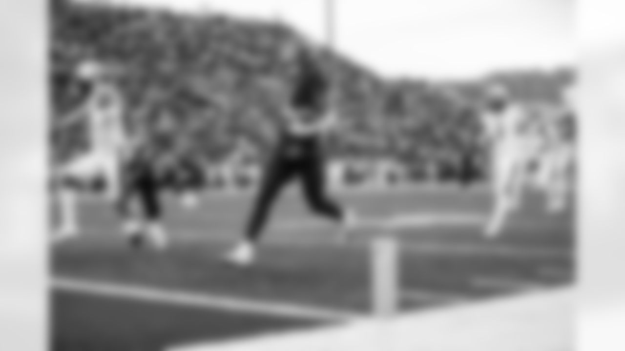 Check out photos of New Orleans Saints 6th round draft pick Devin Neal, running back from Kansas, drafted 184th overall in the 2025 NFL Draft.