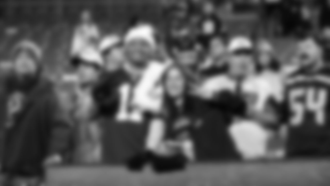 The 12s show up strong, traveling across the country for week 9 at the Commanders on Nov 2, 2025