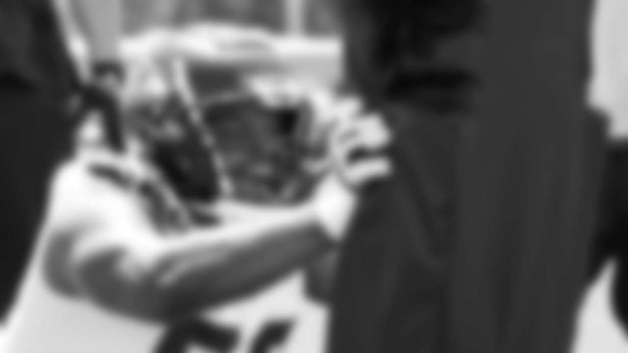 Seahawks nose tackle Bubba Thomas (69)