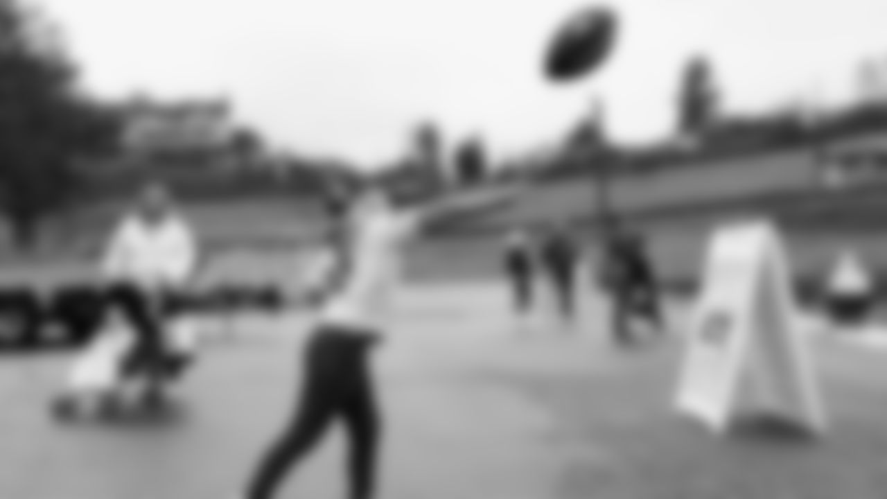 The Seahawks visited Everett Memorial Stadium on Wednesday, January 7, 2026 with Seahawks Legend Garry Gilliam for the third Girls Flag Takeover of the season featuring varsity games between Ferndale High School vs. Monroe High School and Squalicum High School vs. Jackson High School.