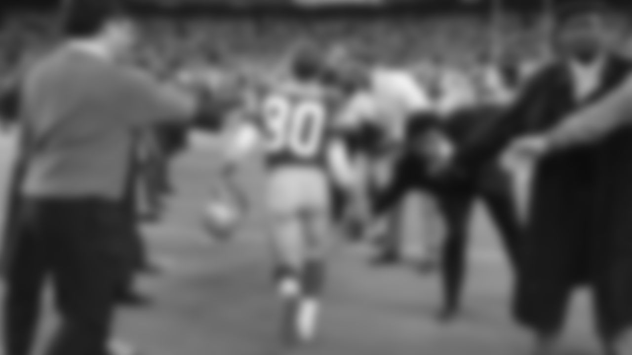 WR Steve Largent 1976-1989