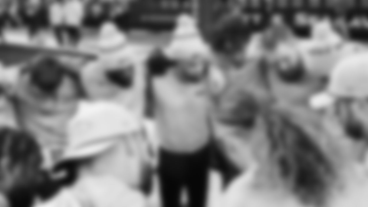 The Seahawks warm up at Lumen Field for the Week 16 matchup vs. the L.A. Rams.