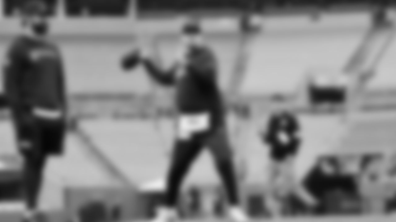 Seahawks quarterback Sam Darnold (14) warms up at Bank of America Stadium for the Week 17 matchup vs. Panthers on December 28, 2025.