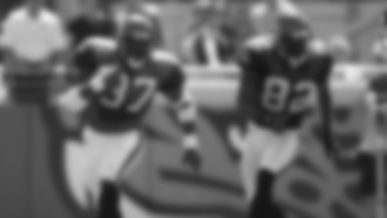 RB Shaun Alexander 2000-2007