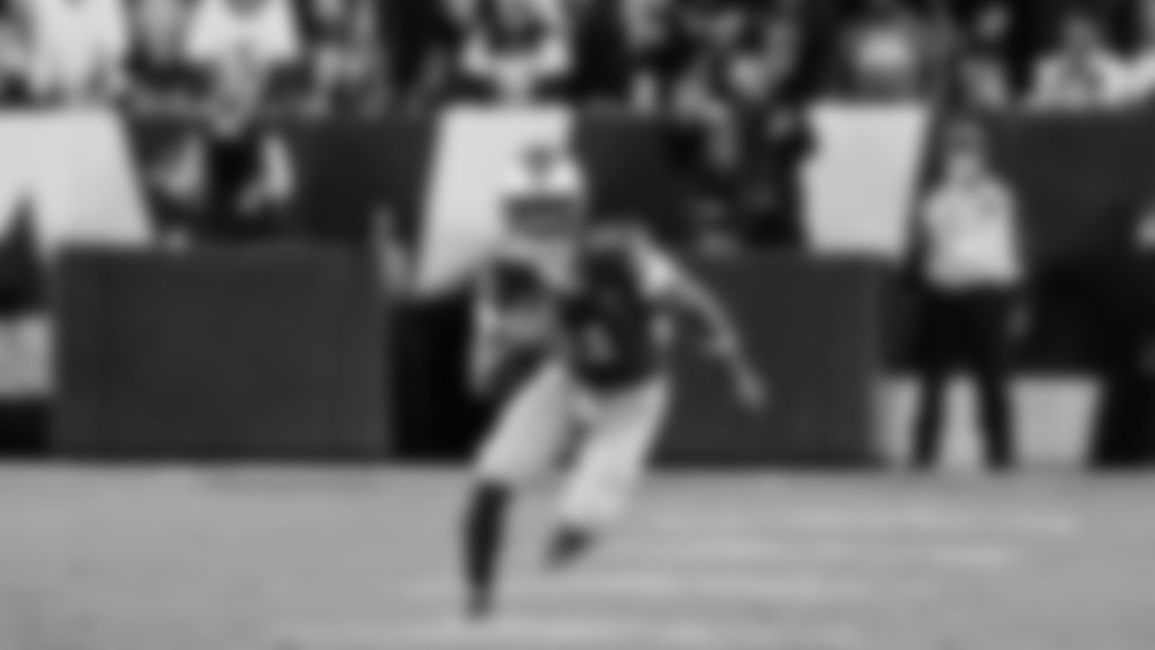 Seattle Seahawks at Washington Commanders for a week 9 throwback matchup on Nov 2, 2025