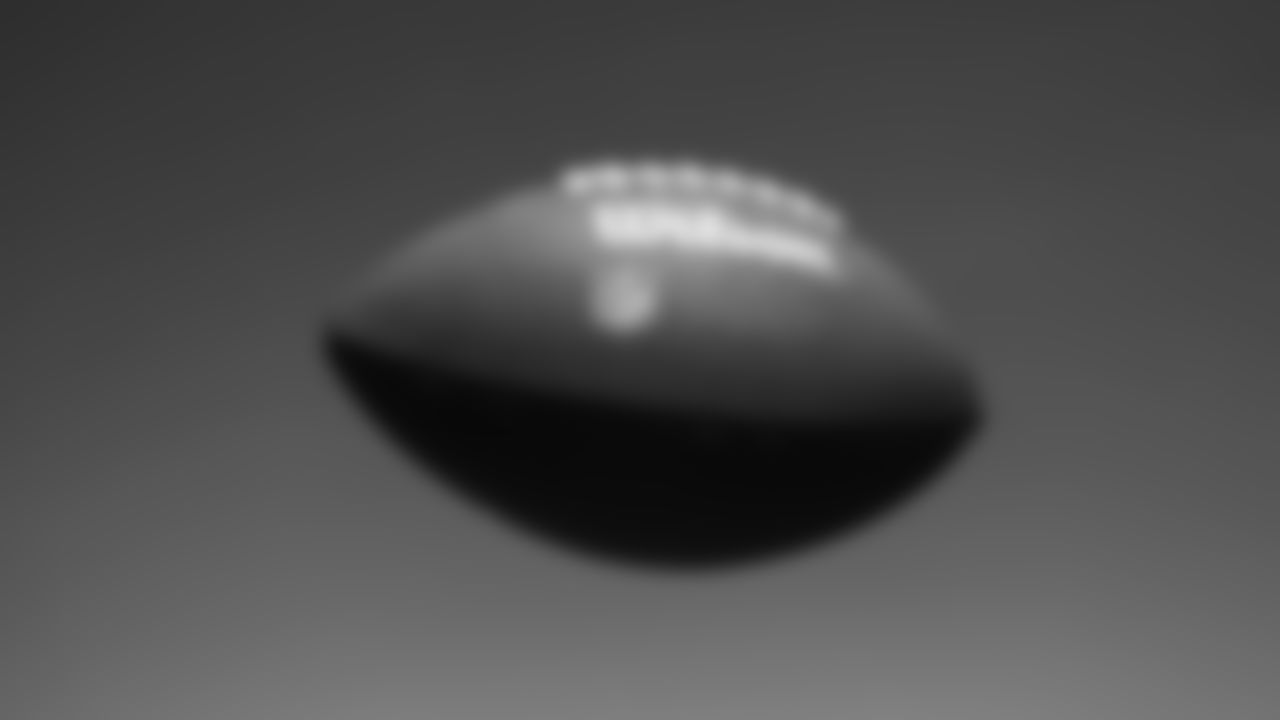 During a visit to Australia, Seahawks Legend Cliff Avril and Blitz stopped by the Kurranulla Aboriginal Corporation Community Center to play flag football and rugby alongside the Cronulla Sharks.