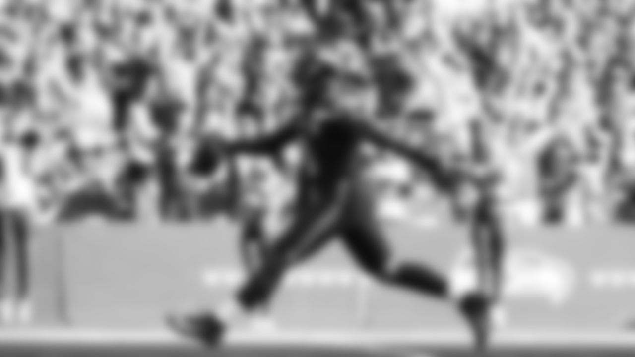 Seahawks defensive end DeMarcus Lawrence (0) vs. the Cardinals in Week 10.