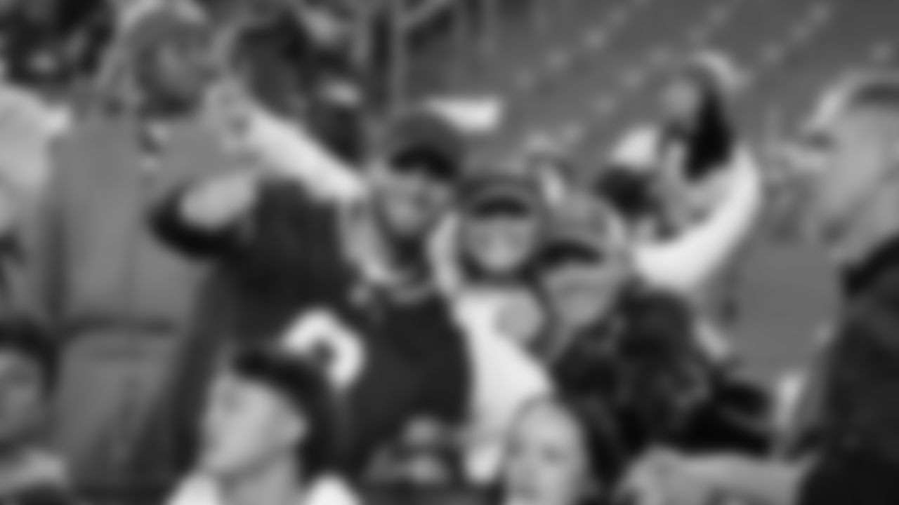 The 12s show up strong, traveling across the country for week 9 at the Commanders on Nov 2, 2025