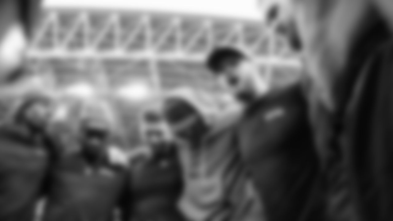 The Seahawks warm up at Lumen Field for the Week 10 matchup vs. the Arizona Cardinals.