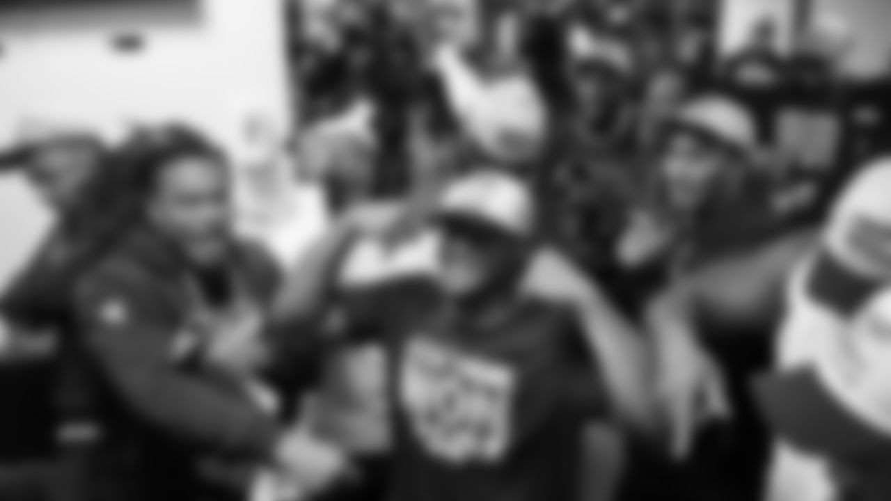 The Seahawks celebrated the win vs. the 49ers at Levi's Stadium in Week 18.