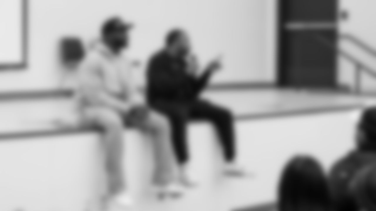 Seahawks Legends Doug Baldwin and Cliff Avril visited Kent-Meridian High School on Tuesday, October 14, 2025 to present the school with a Nourishing Champions Award.