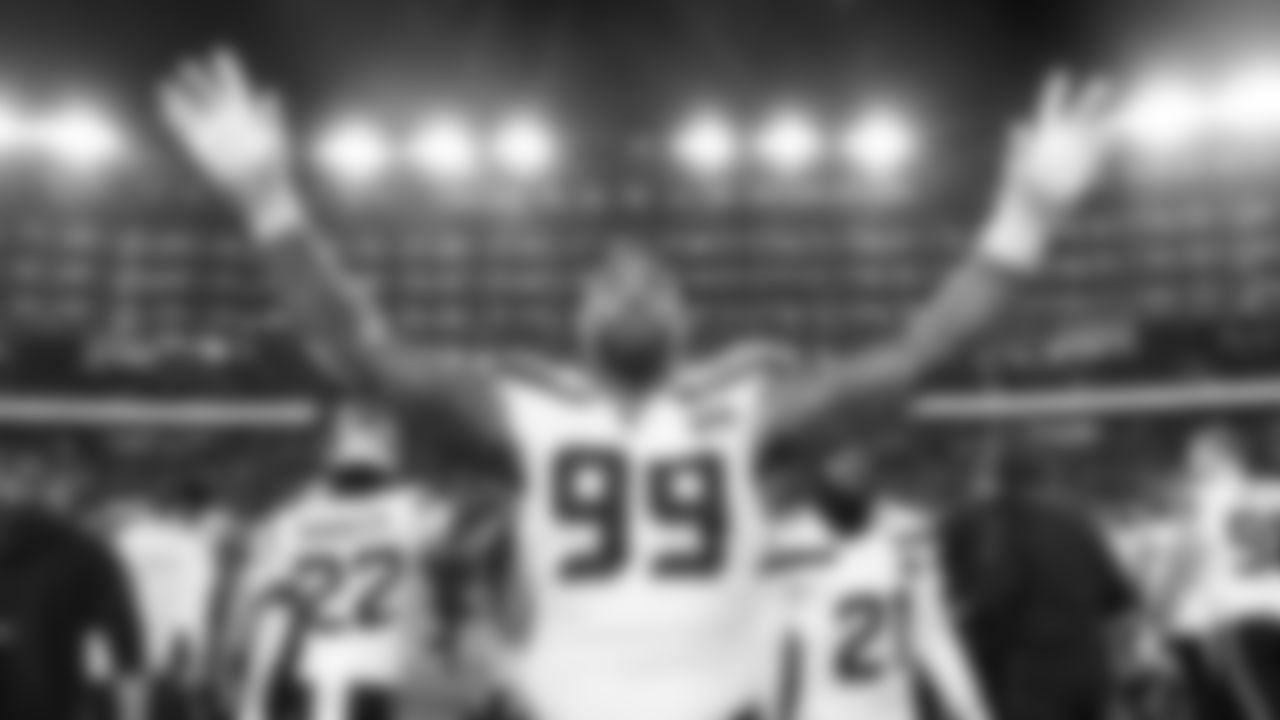 Seattle's Leonard Williams celebrates at the end of the game.