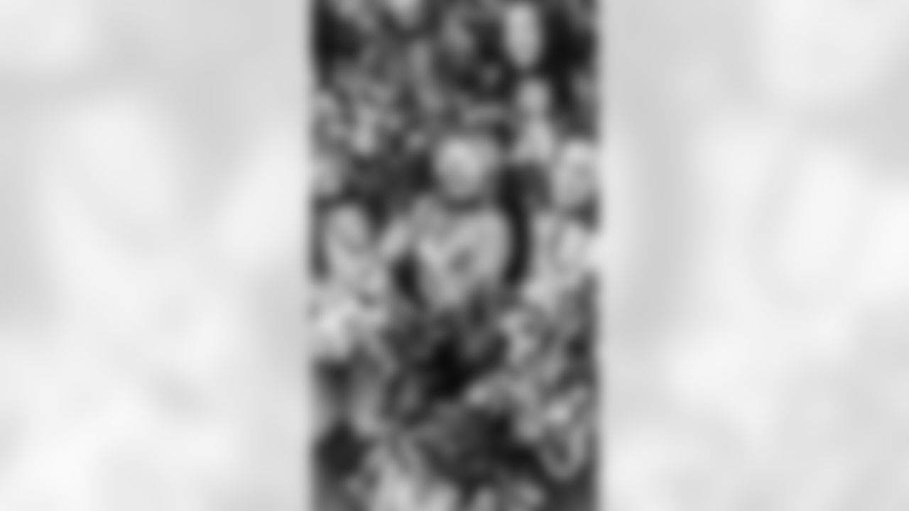 Congrats to Seahawks Pro Bowl Cheerleader, Ashli! Ashli was selected for the 2026 Pro Bowl and was recognized during Week 16 vs. the Los Angeles Rams on December 18, 2025 at Lumen Field.