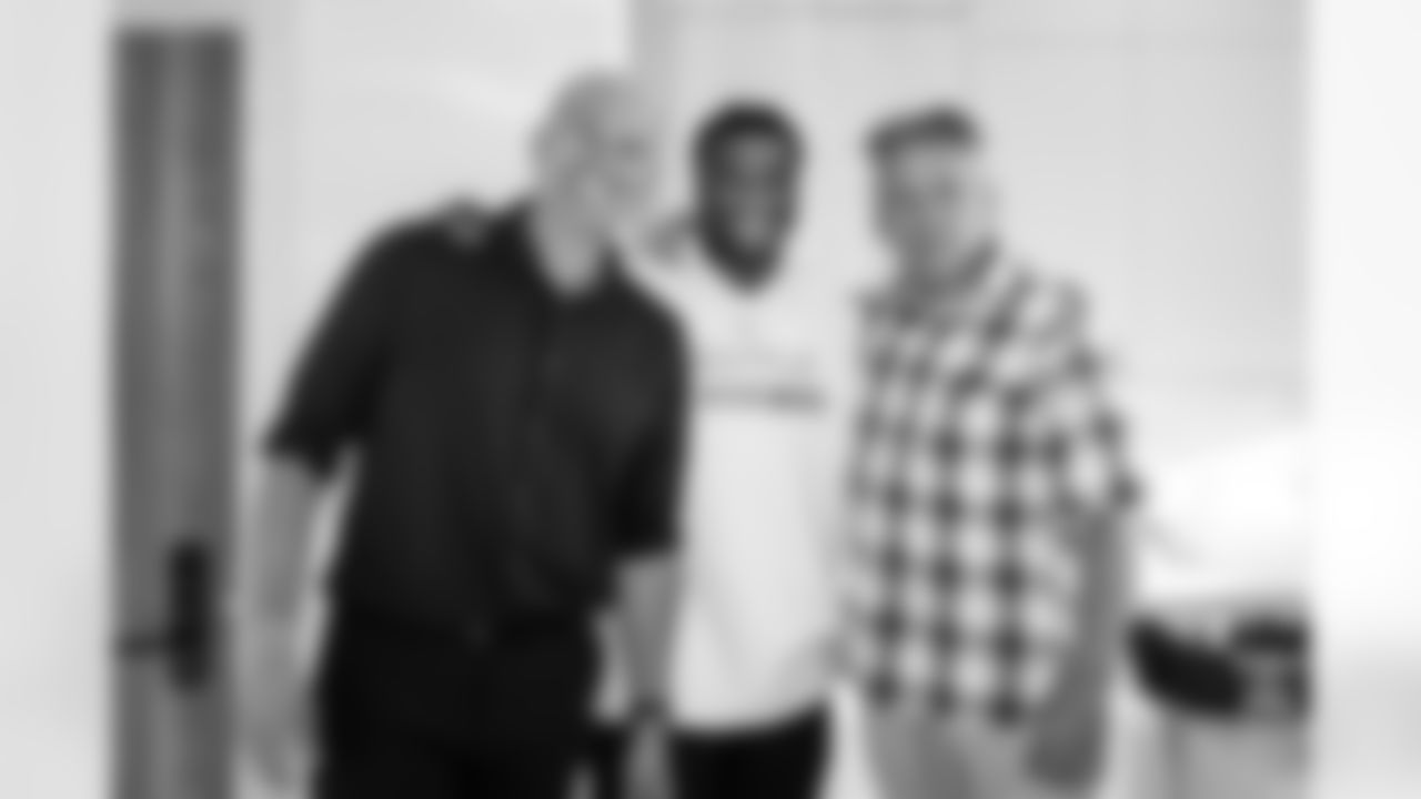 Seahawks Legends attended Seahawks OTAs for a special spring event.