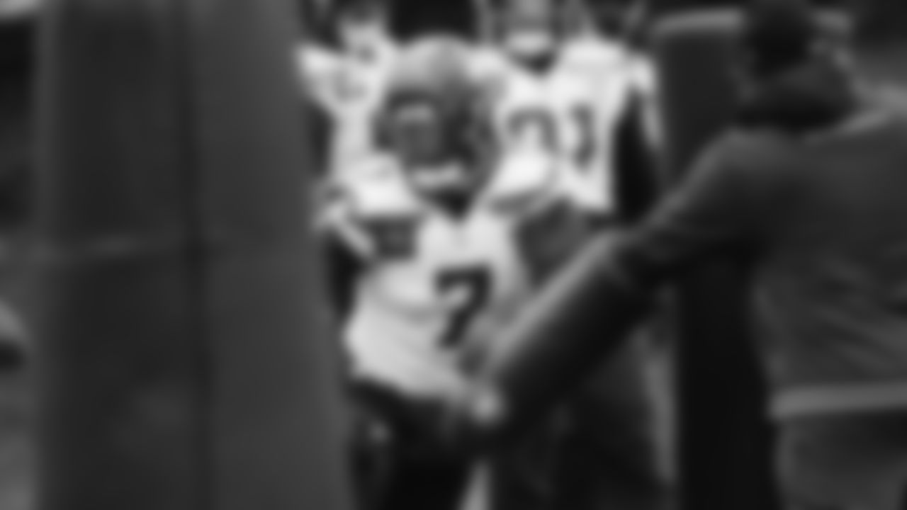 Seahawks linebacker Uchenna Nwosu (7) practiced on Thursday, January 8, 2026 at the Virginia Mason Athletic Center.