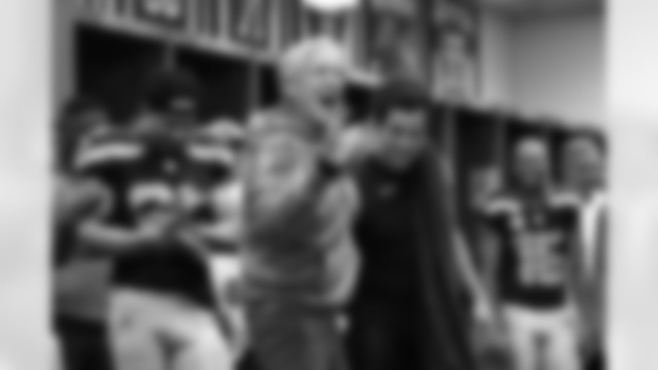 Seahawks-Commanders-Postgame-Celebration-20231112_17-48-24_7572