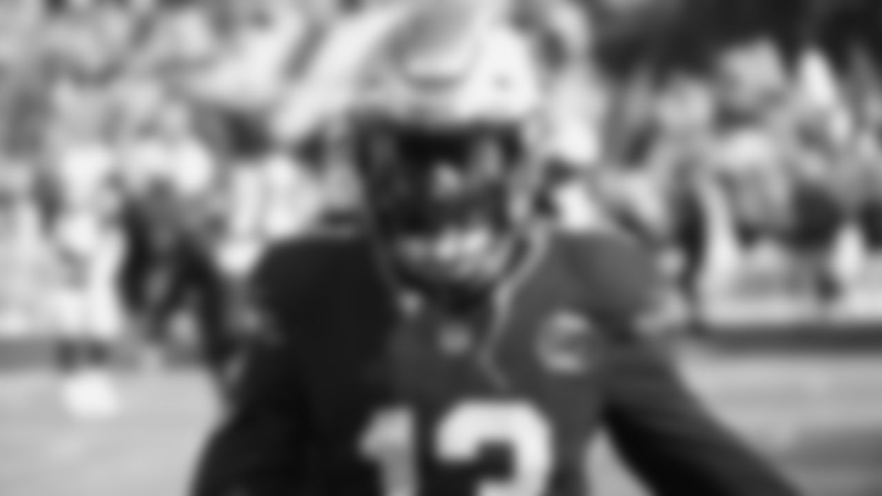 Seahawks linebacker Ernest Jones IV (13) warms up at Lumen Field for the Week 13 matchup vs. the Minnesota Vikings.