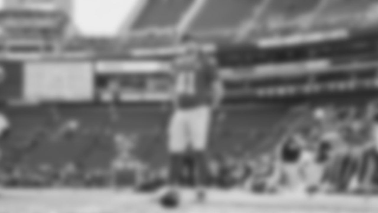 Seahawks long snapper Chris Stoll (41) warms up at Lumen Field for the Week 5 matchup vs. the Tampa Bay Buccaneers.