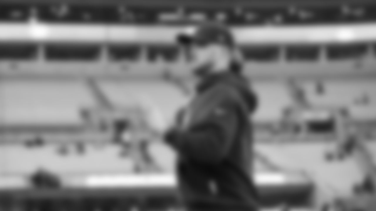 Seahawks quarterback Sam Darnold (14) warms up at Bank of America Stadium for the Week 17 matchup vs. Panthers on December 28, 2025.