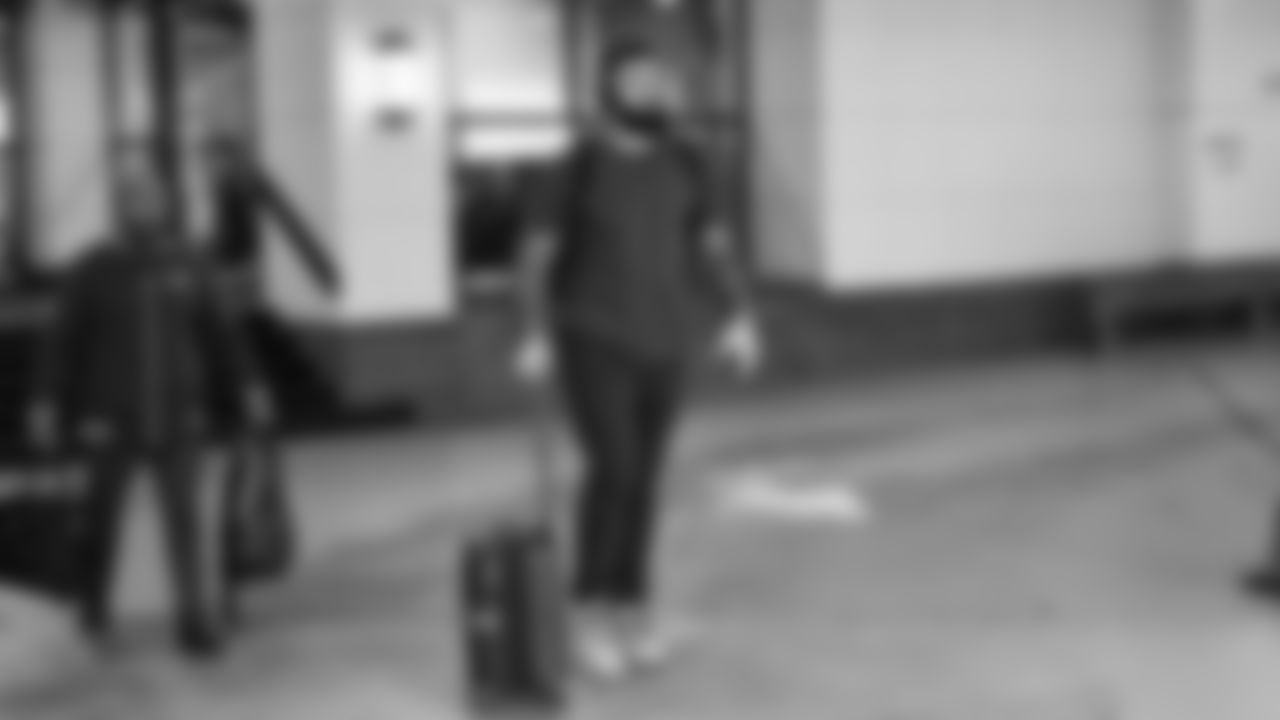 Seahawks tackle Abraham Lucas (72) departed the team hotel for the Week 14 matchup vs. the Atlanta Falcons.