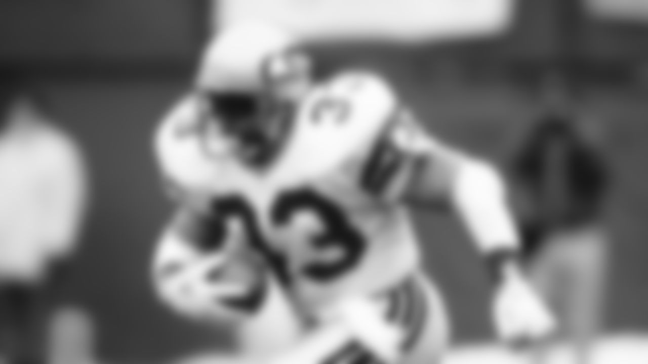 The Seahawks drafted East Kentucky running back Elroy Harris with the 71st overall pick in the 3rd round of the 1989 NFL Draft.