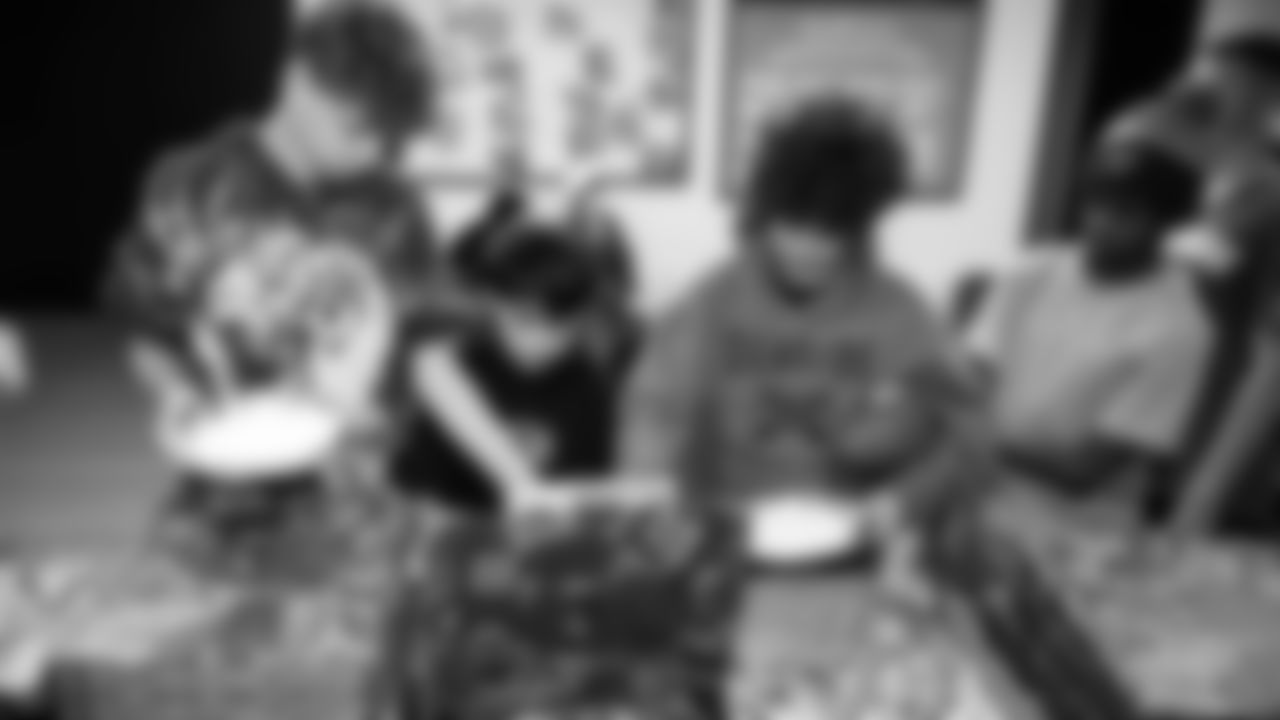 The Game Changers Program celebrated the completion of the program with a night of fun and games with Seahawks Legend Garry Gilliam on November 7, 2025.