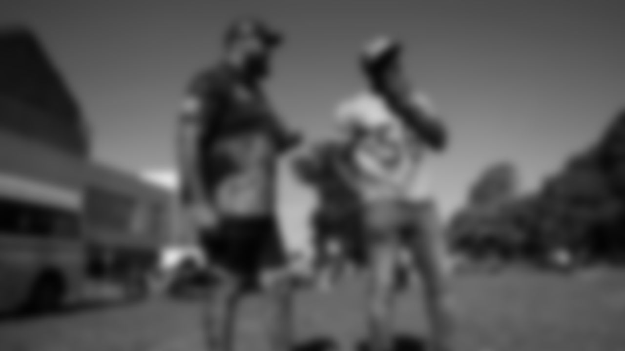 During a visit to Australia, Seahawks Legend Cliff Avril and Blitz stopped by the Kurranulla Aboriginal Corporation Community Center to play flag football and rugby alongside the Cronulla Sharks.