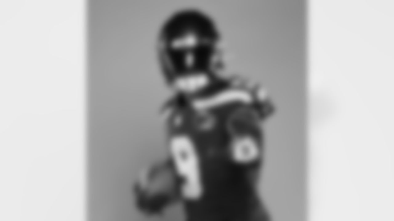 Seahawks running back Kenneth Walker III (9).