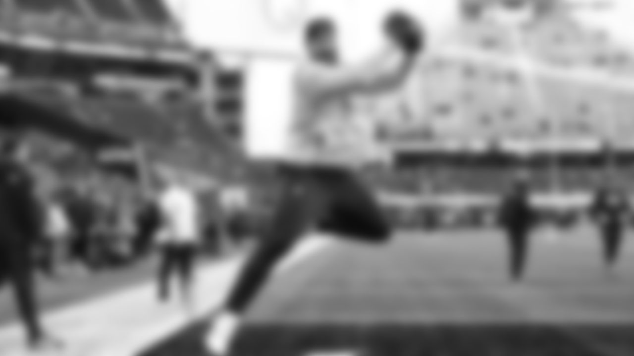 Seahawks fullback Robbie Ouzts (40) warms up at Lumen Field for the NFC divisional round game vs. the San Francisco 49ers on January 17, 2026.