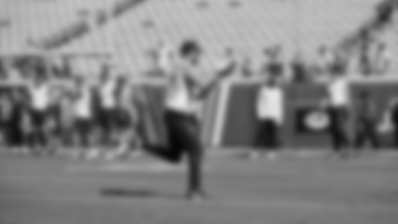 Seahawks wide receiver Cooper Kupp (10) warms up at EverBank Stadium on October 12, 2025.