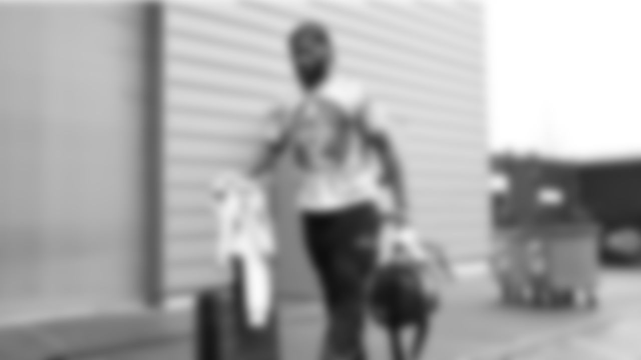 Seahawks linebacker Ernest Jones IV (13) departed the Virginia Mason Athletic Center on Saturday, November 15, 2025 for the Week 11 trip to Los Angeles.