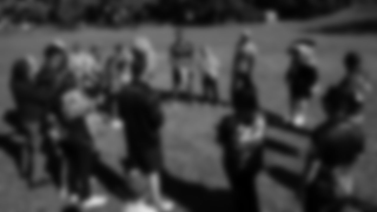 During a visit to Australia, Seahawks Legend Cliff Avril and Blitz stopped by the Kurranulla Aboriginal Corporation Community Center to play flag football and rugby alongside the Cronulla Sharks.