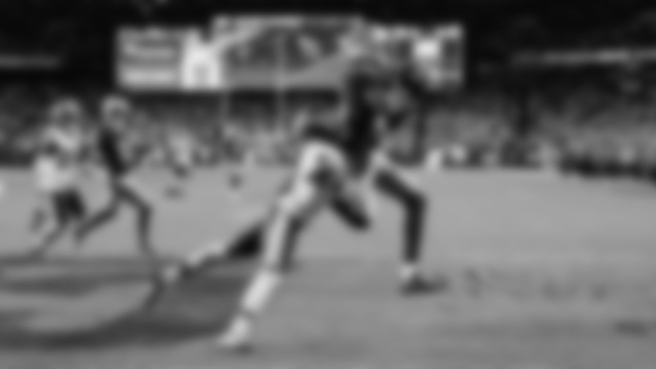 Seattle Seahawks at Washington Commanders for a week 9 throwback matchup on Nov 2, 2025