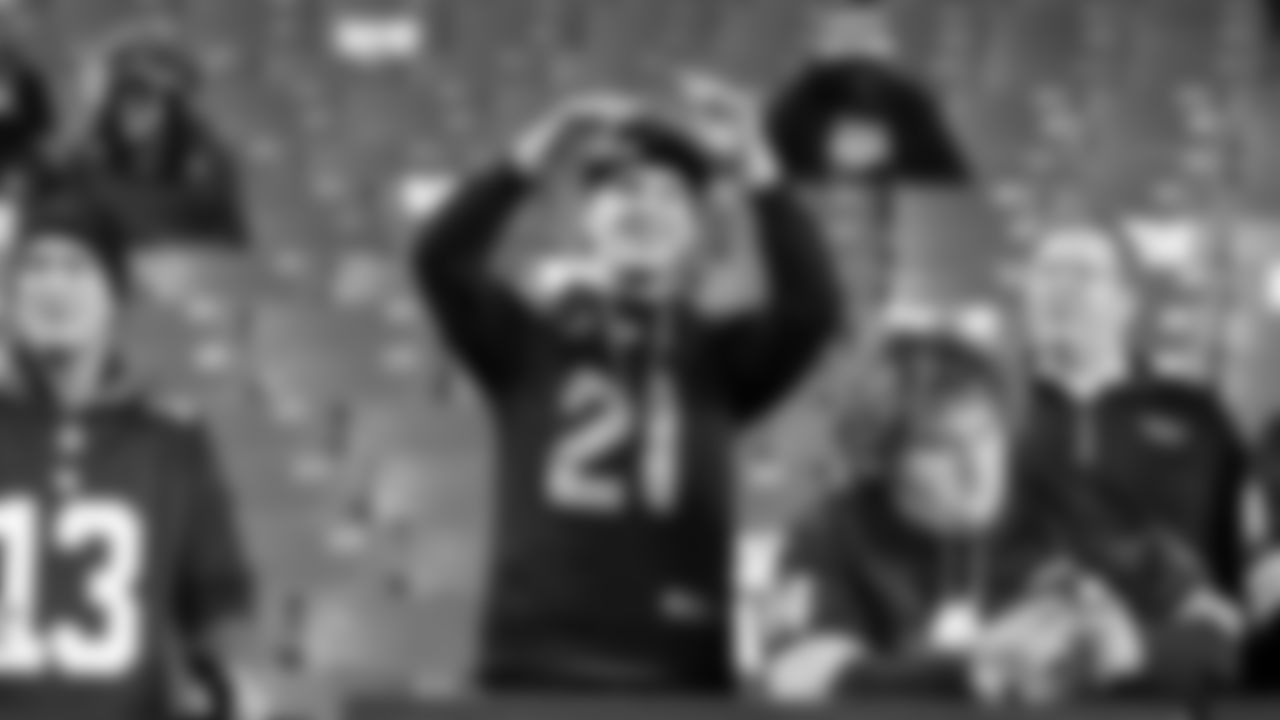 The 12s show up strong, traveling across the country for week 9 at the Commanders on Nov 2, 2025