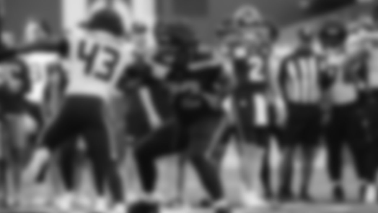 Seahawks right tackle Abraham Lucas (74)