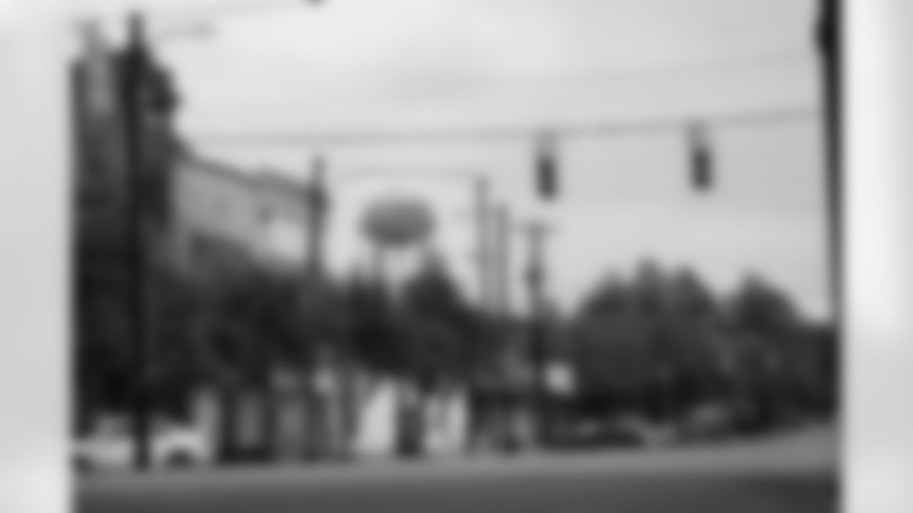 The Seattle Seahawks partnered with the Institute for Common Power to send members of their organization on the Truth and Purpose Learning Tour—a transformative, weeklong journey through the South to deepen their understanding of Black history in America. Participants visited historic sites and met Civil Rights leaders who helped shape the movement.
