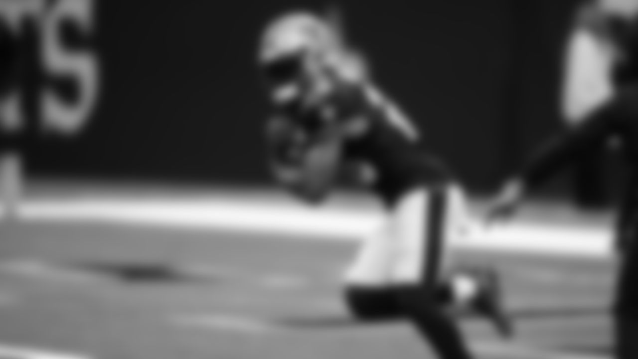 New Orleans Saints running back Cam Akers (26) warms up before an NFL preseason football game against the Jacksonville Jaguars in New Orleans, Sunday, Aug. 17, 2025. (AP Photo/Gerald Herbert)